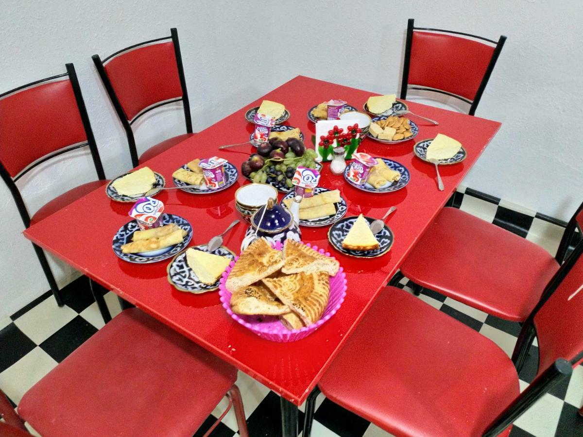 Hostel Mukarram Bukhara Esterno foto